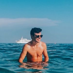 Meet your Posher, Chandler